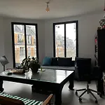 Un Appartement Parisien Atypique - An Atypical Parisian Appartment